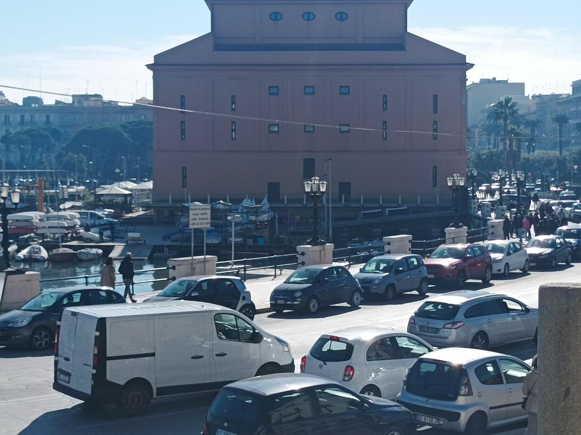 L' Altra Casa Appartement Bari Buitenkant foto
